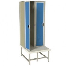 Shkaf dlya razdevalki iz AKP 2-1 skamya-podstavka8